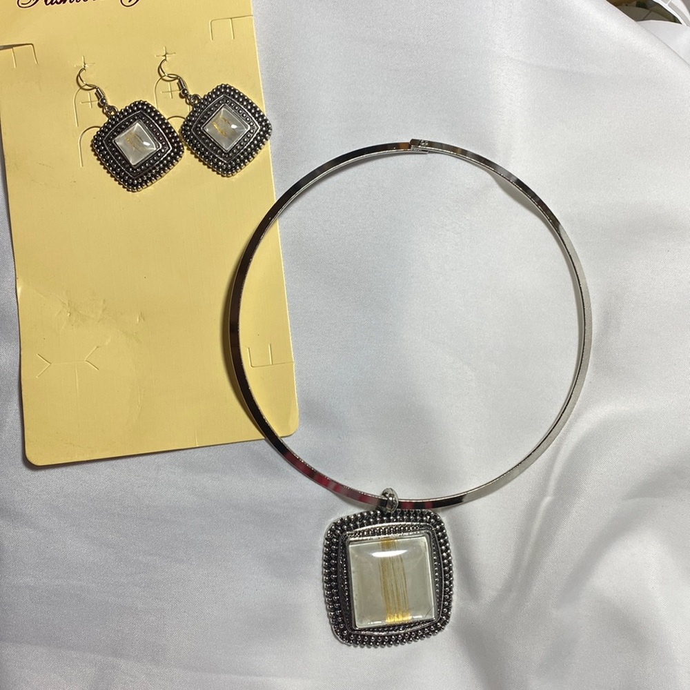 Statement choker and matching earrings